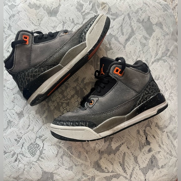 12c Jordan 3s - Picture 3 of 7